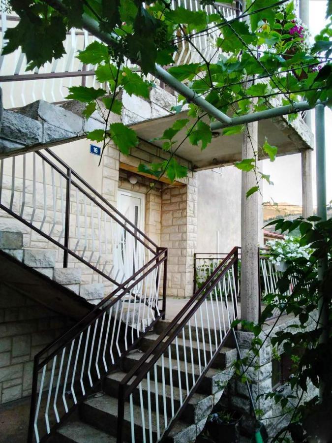 Cvijetna Oaza Apartman Trebinje Kültér fotó